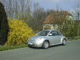 Ilses New Beatle vor dem Haus